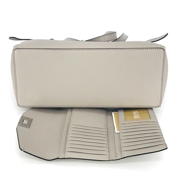 3PCS Michael Kors Cassie LG Tote Wallet Charms Set - Picture 5 of 8